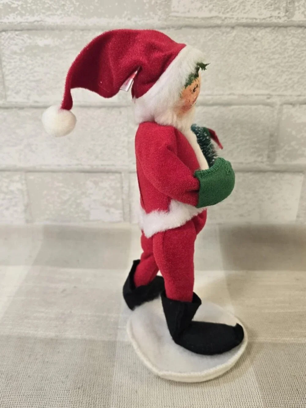 Annalee santa yuletide